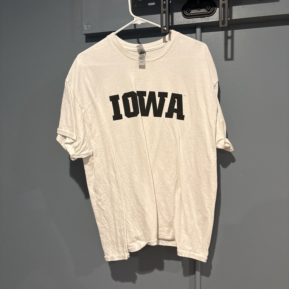 University of Iowa Graphic Tee Vintage